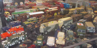 img/2288_uk-diecast-toy-fairs-a-collectors-guide.webp