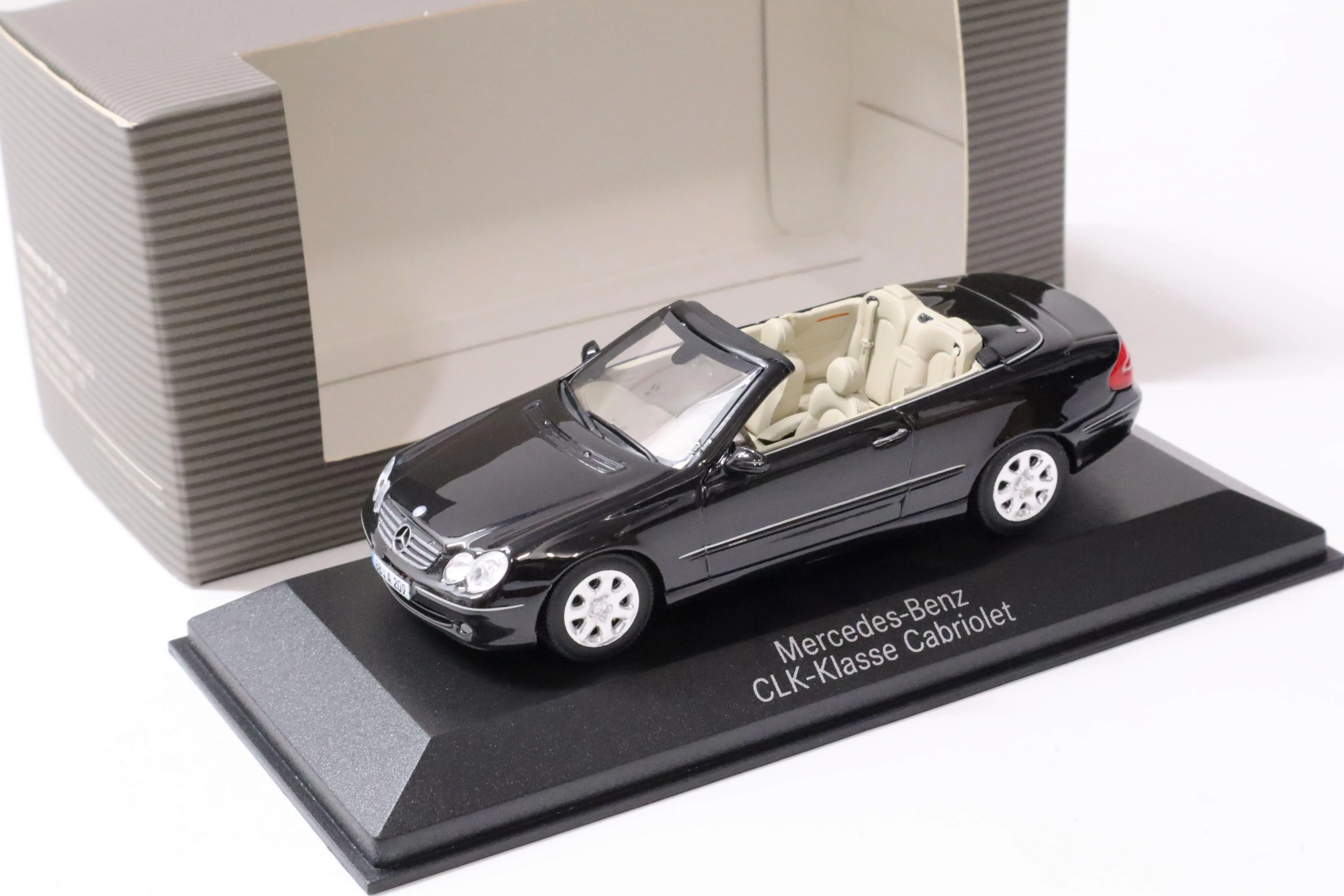 Minichamps Mercedes CLK 2024