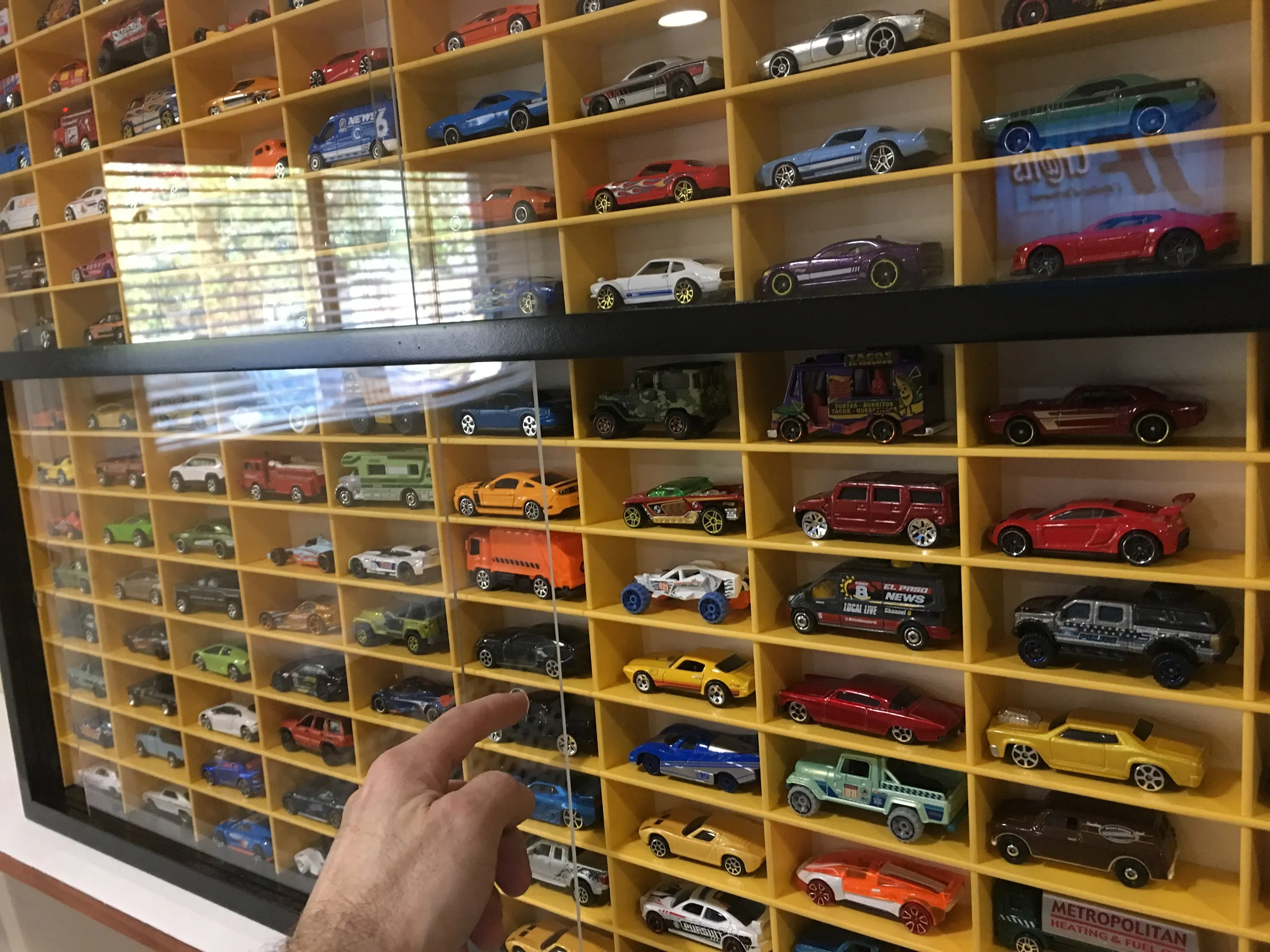 Greenhills diecast car display case