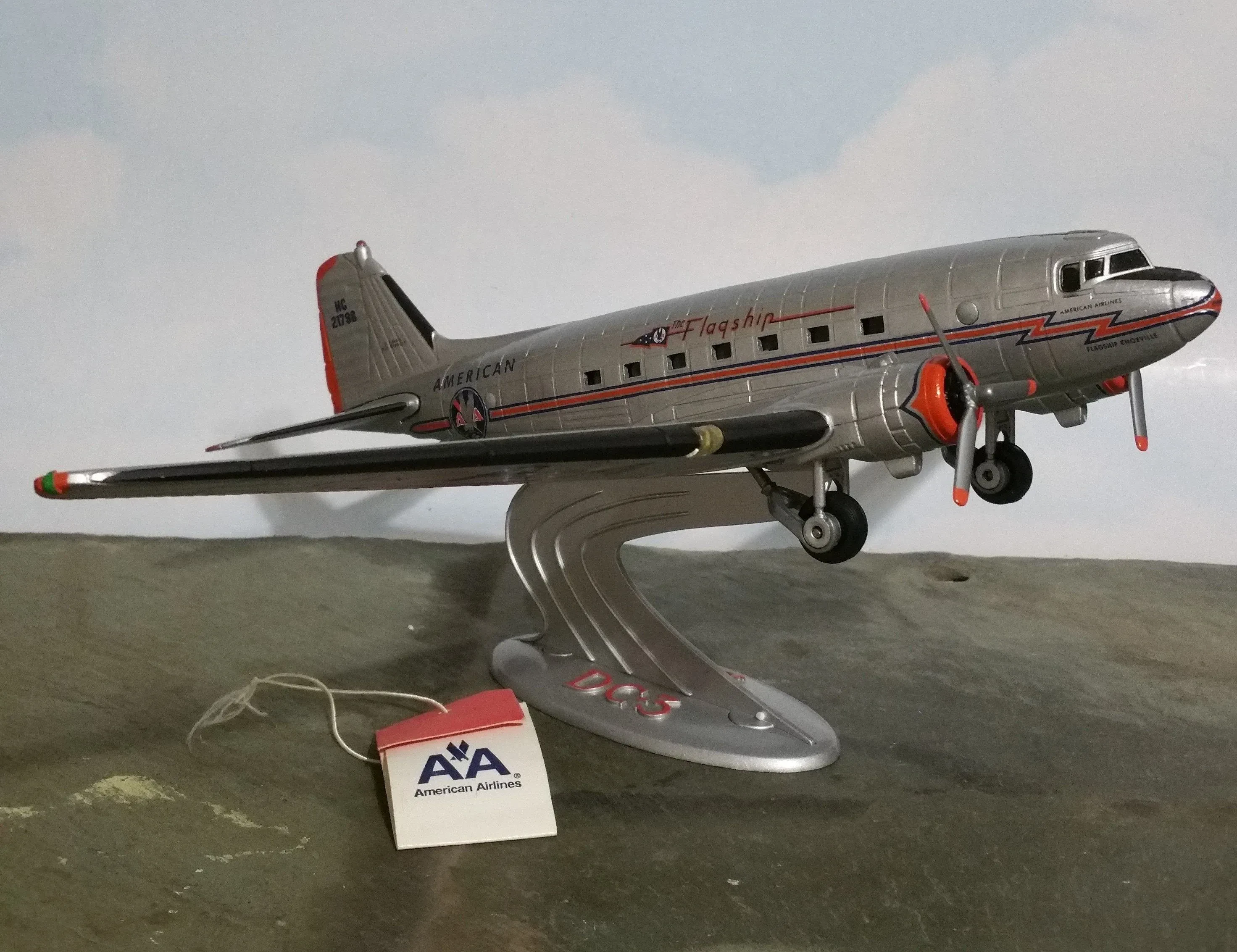 img/2329_airplane-toys-a-collectors-guide-to-diecast-models.webp