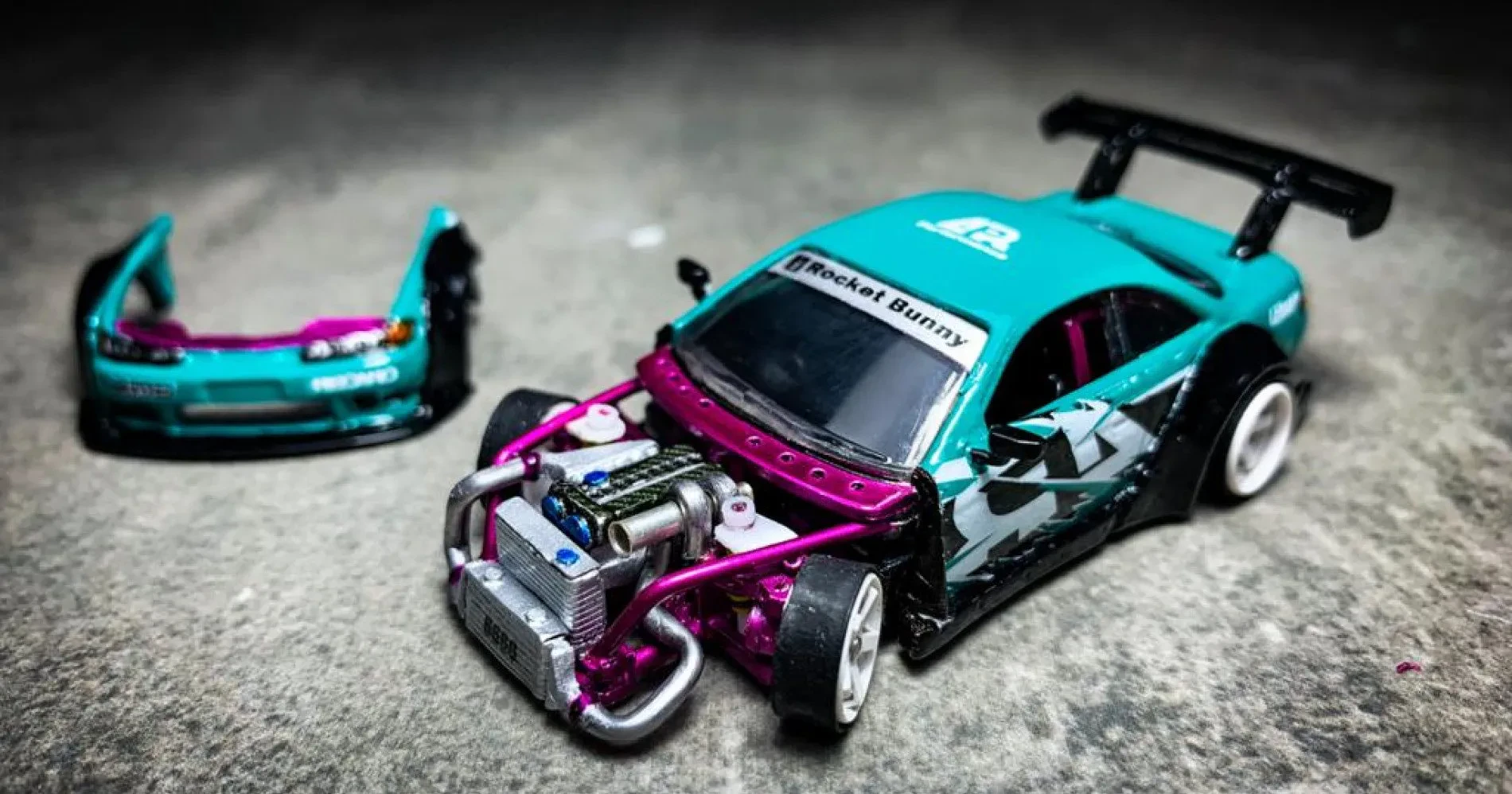 img/2338_hobi-diecast-mobil-your-guide-to-tiny-metal-wonders.webp