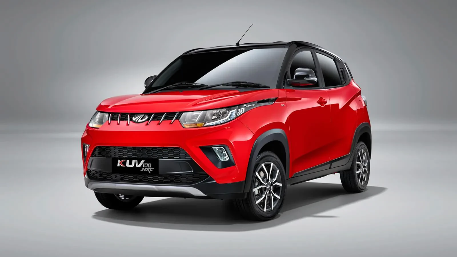 KUV 100 NXT diecast model 1:18