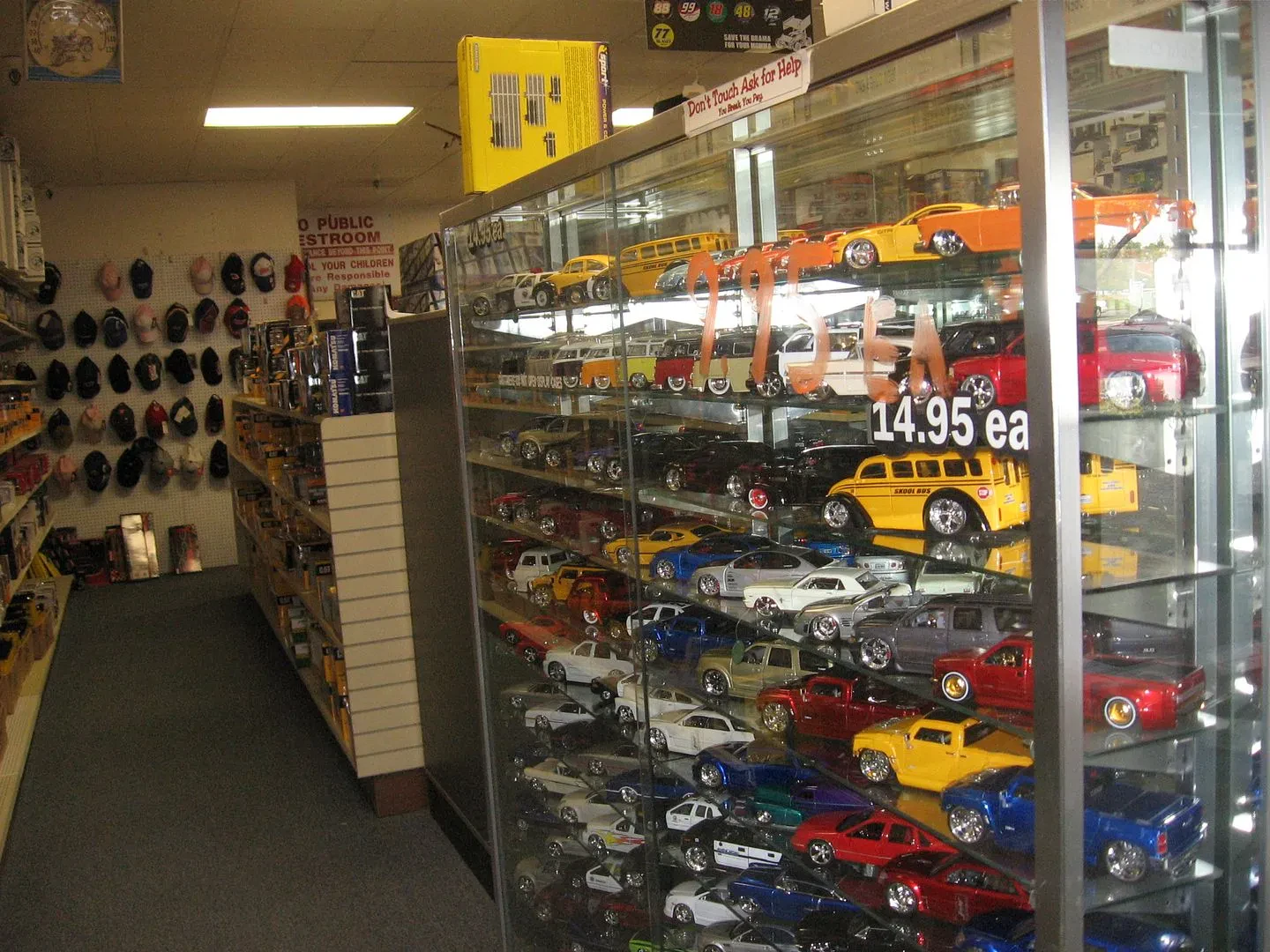 img/2377_diecast-model-car-stores-your-gateway-to-awesome-tiny-cars.webp