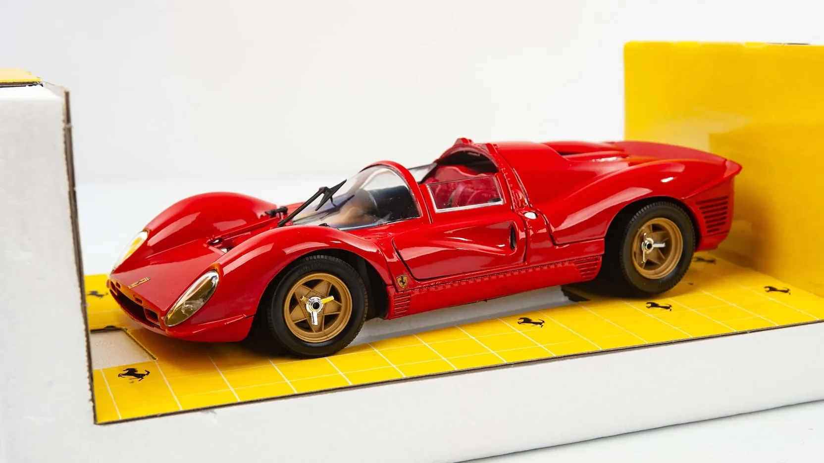Ferrari 330 P4 diecast model