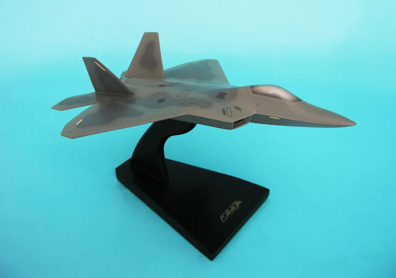 F-22 Raptor Diecast 1/72 Scale