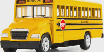 img/2412_a-deep-dive-into-diecast-yellow-school-buses.webp