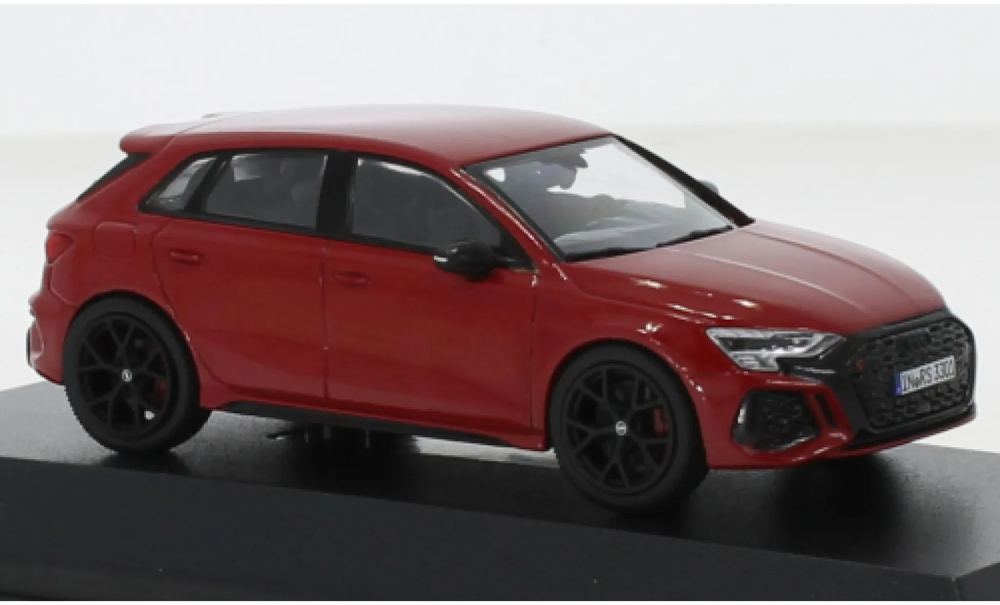 img/2448_audi-rs3-sportback-diecast-models-a-collectors-dream.webp