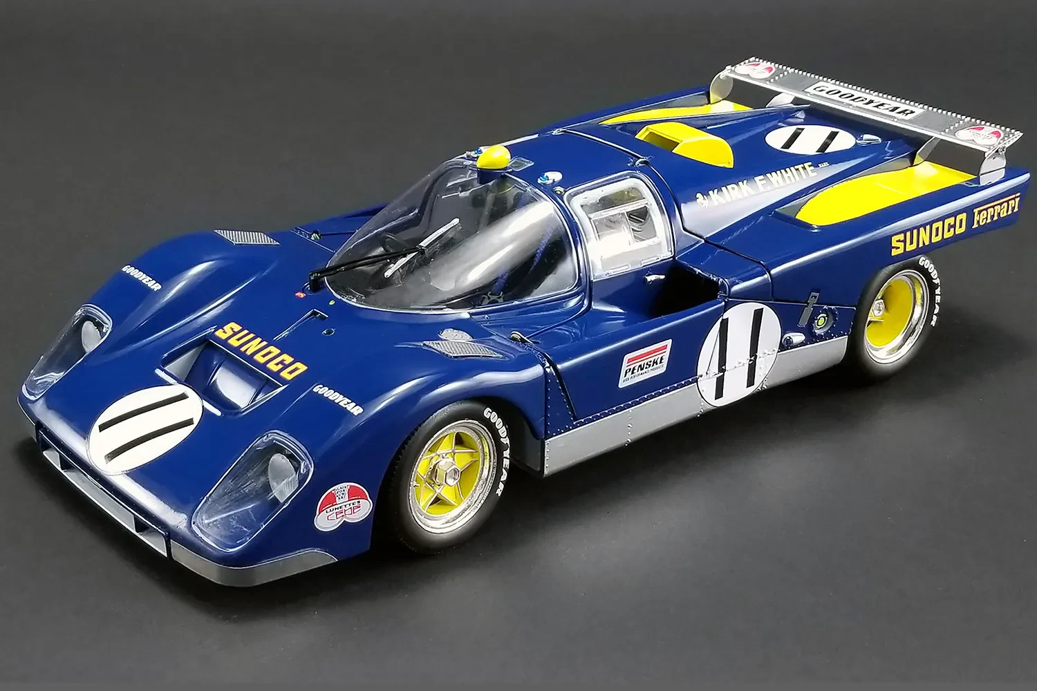 img/2473_finding-awesome-1-18-diecast-cars-in-canada.webp