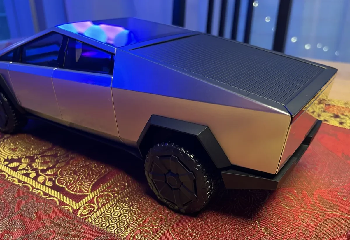 Tesla Cybertruck diecast 2024