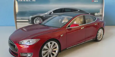 img/2482_tesla-diecast-models-a-collectors-dream.webp