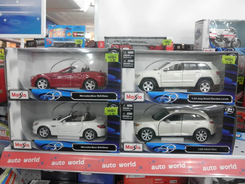 Mercedes E350 1:24 diecast model