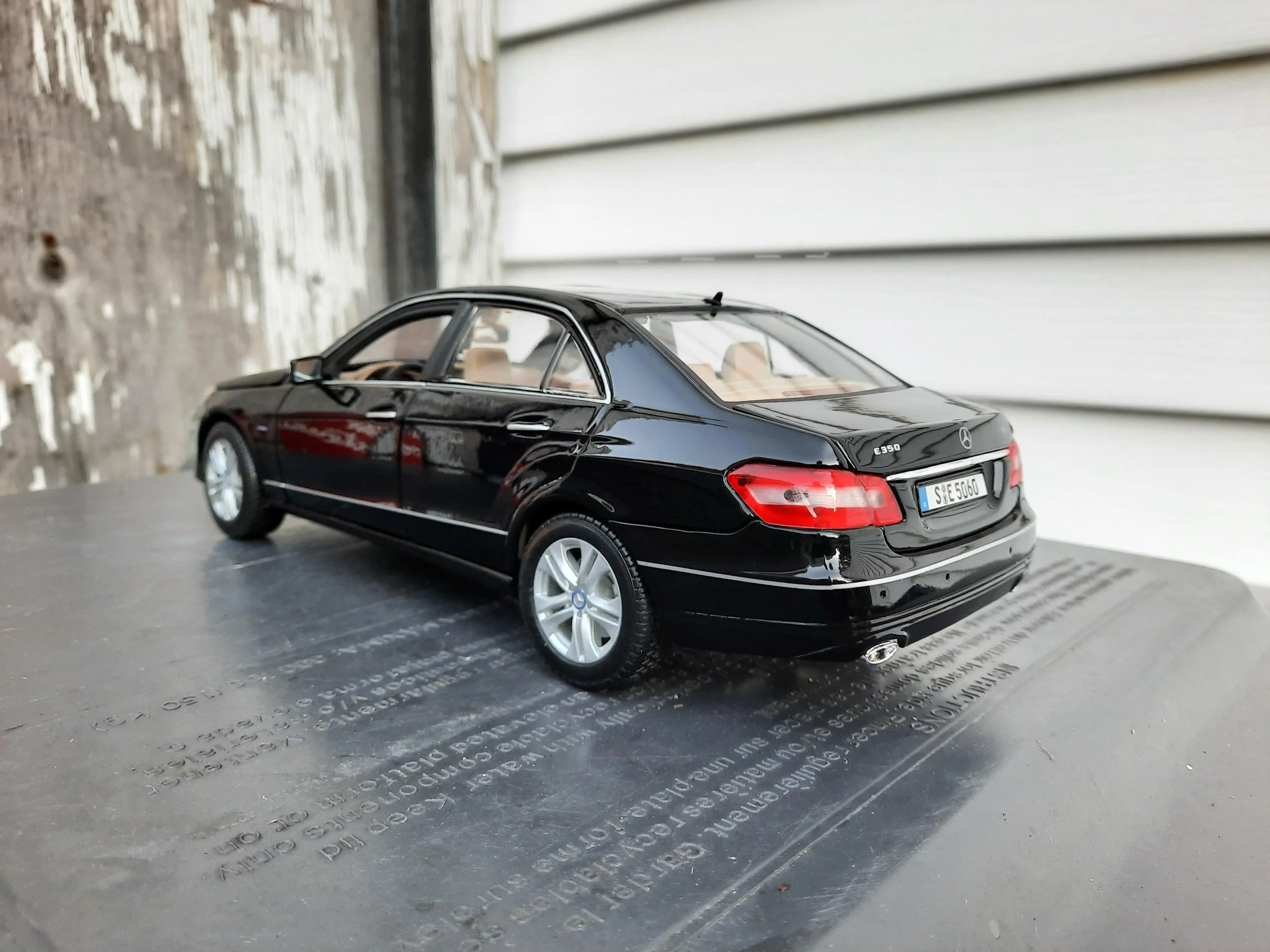 img/2483_mercedes-e350-diecast-models-a-collectors-delight.webp