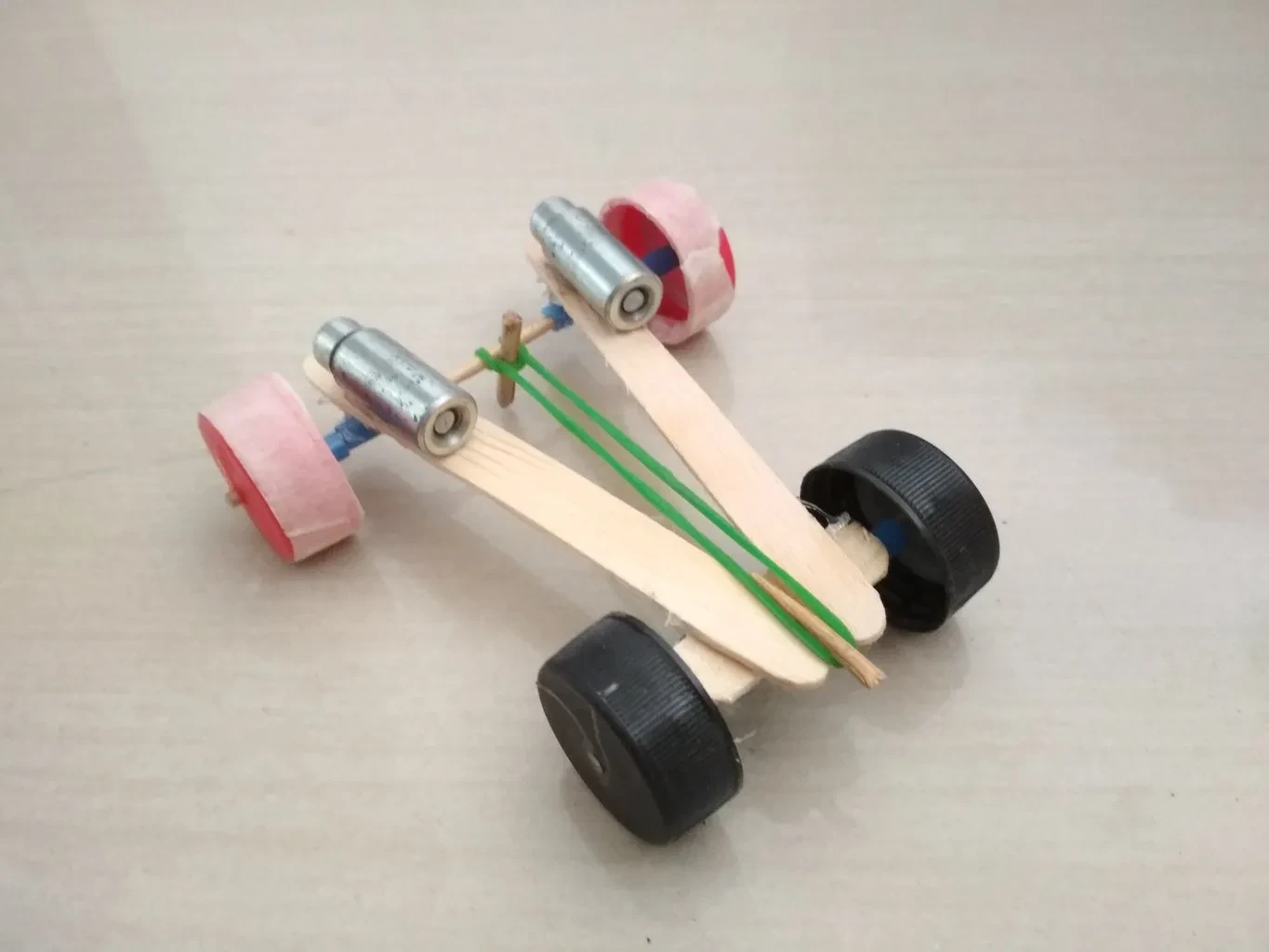 Pull back car mechanism