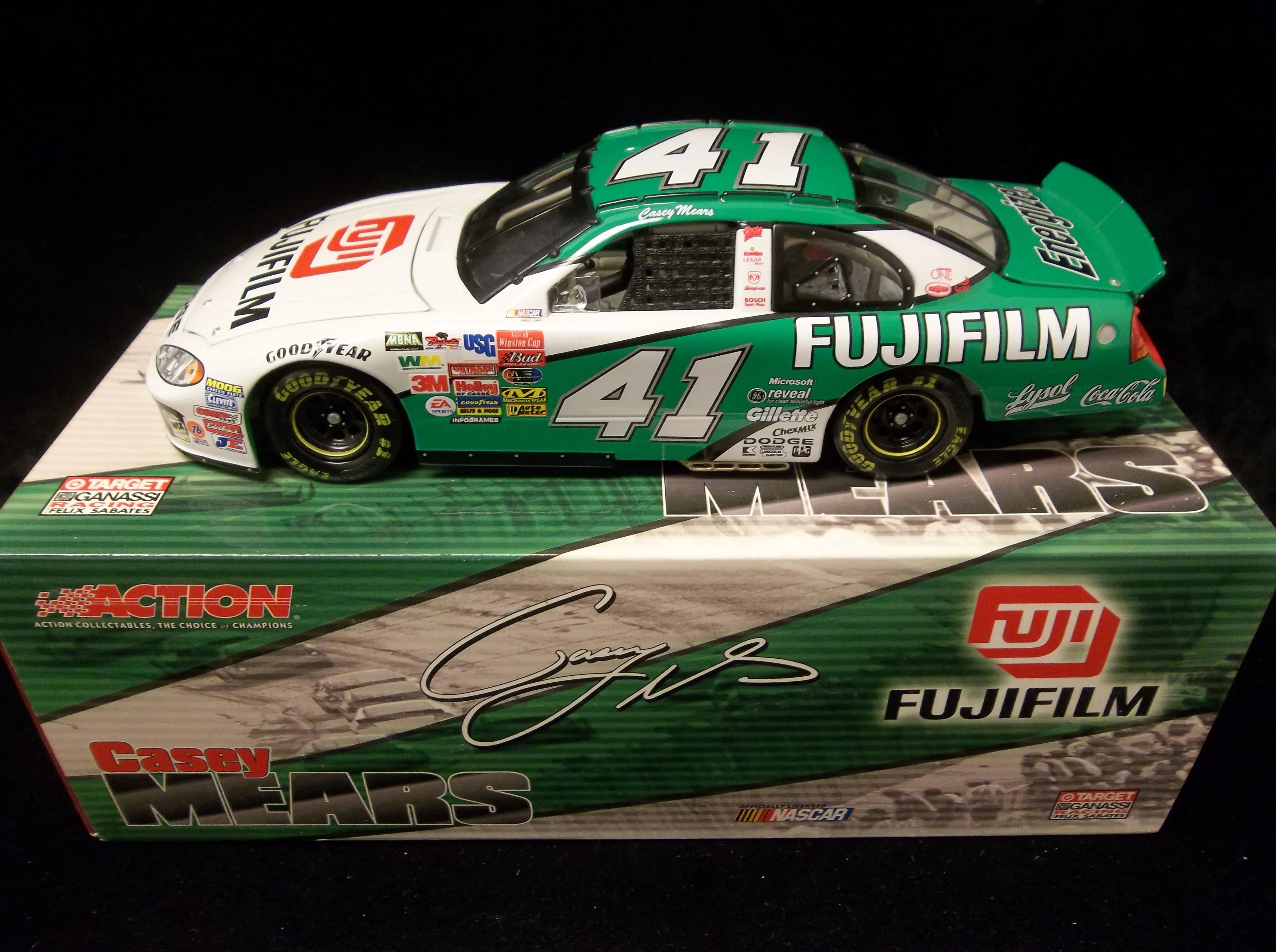 img/2499_nascar-diecast-cars-at-target-your-ultimate-guide.webp