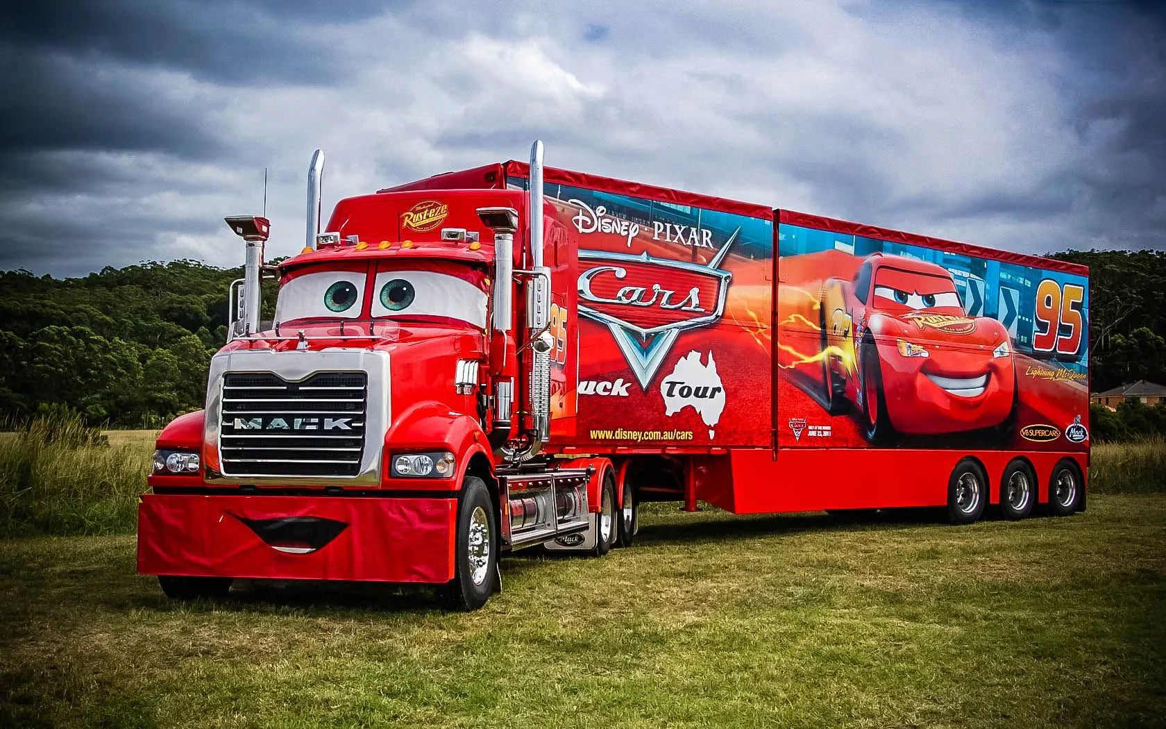 Mack Transporter with Cars Loaded