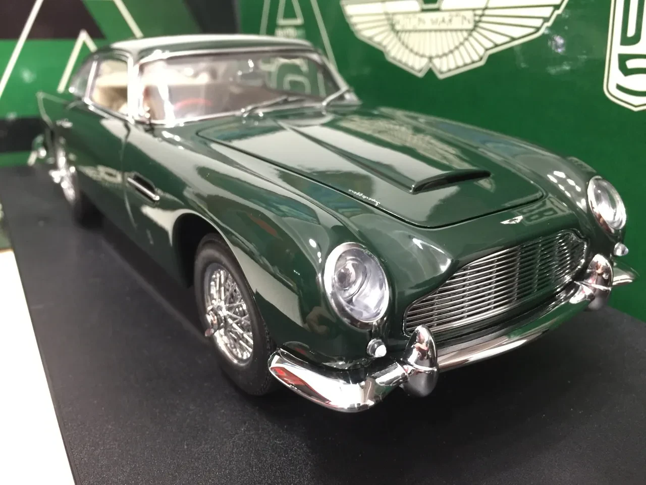 img/2509_1-18-diecast-aston-martins-a-collectors-dream.webp