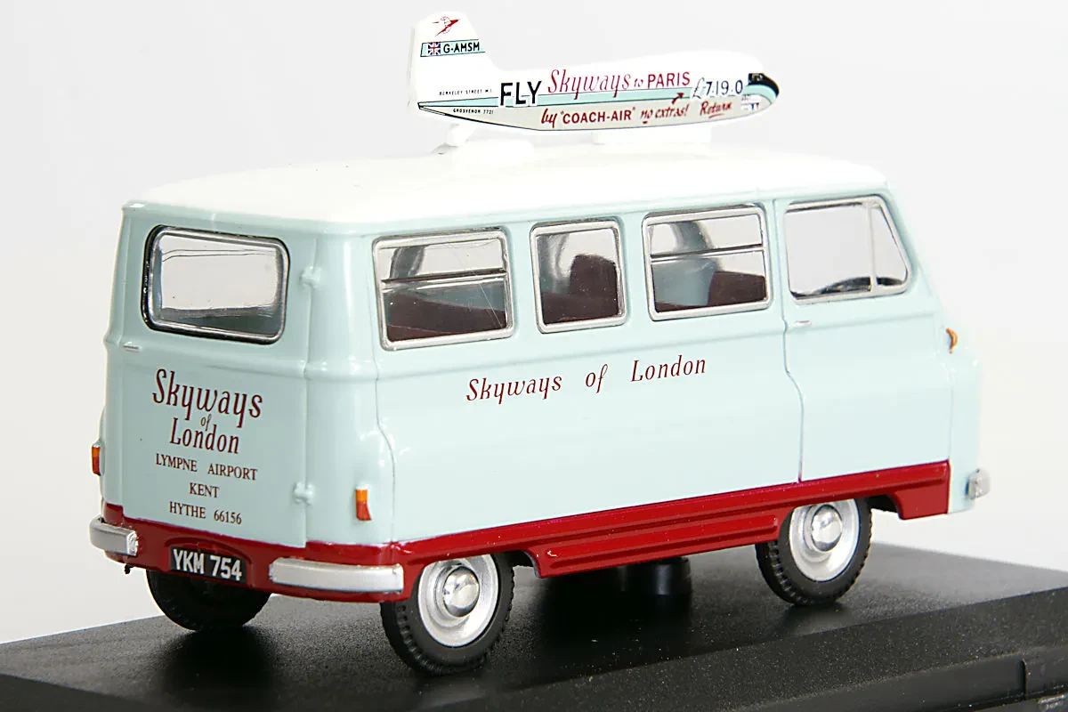 Close-up detail Oxford Diecast 2024 Model