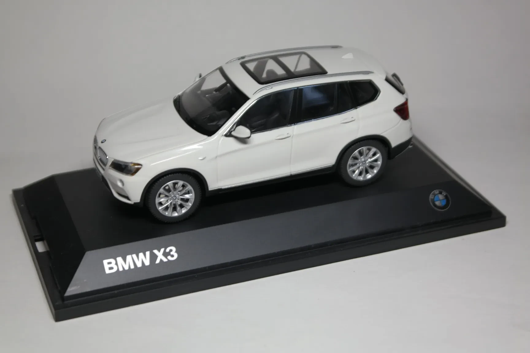 BMW X3 diecast model various colors