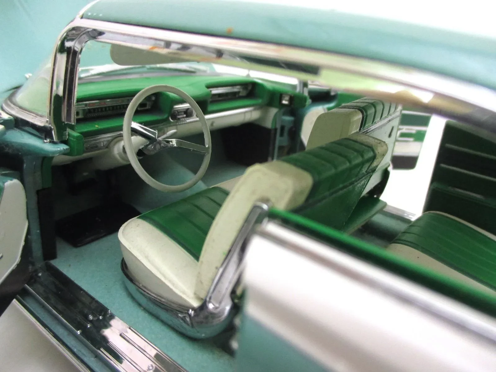 img/2521_cool-1959-oldsmobile-diecast-model-cars-for-sale-on-ebay.webp