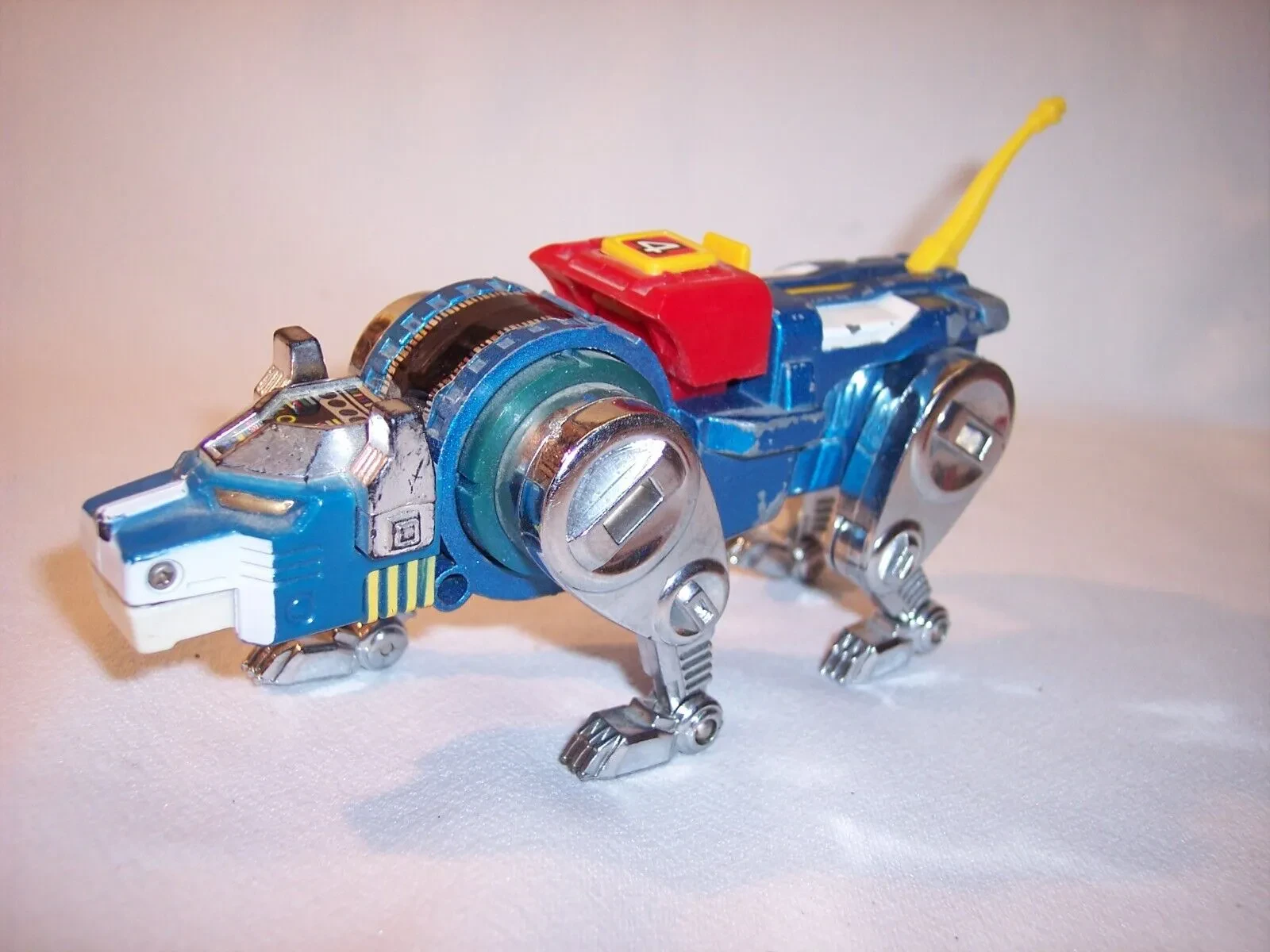 GoLion diecast lion 1