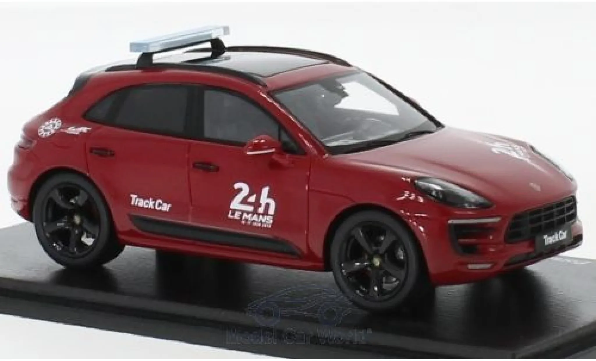 img/2559_porsche-macan-gts-diecast-models-a-collectors-dream.webp