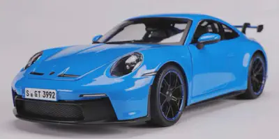 img/2560_porsche-911-diecast-models-a-collectors-dream.webp