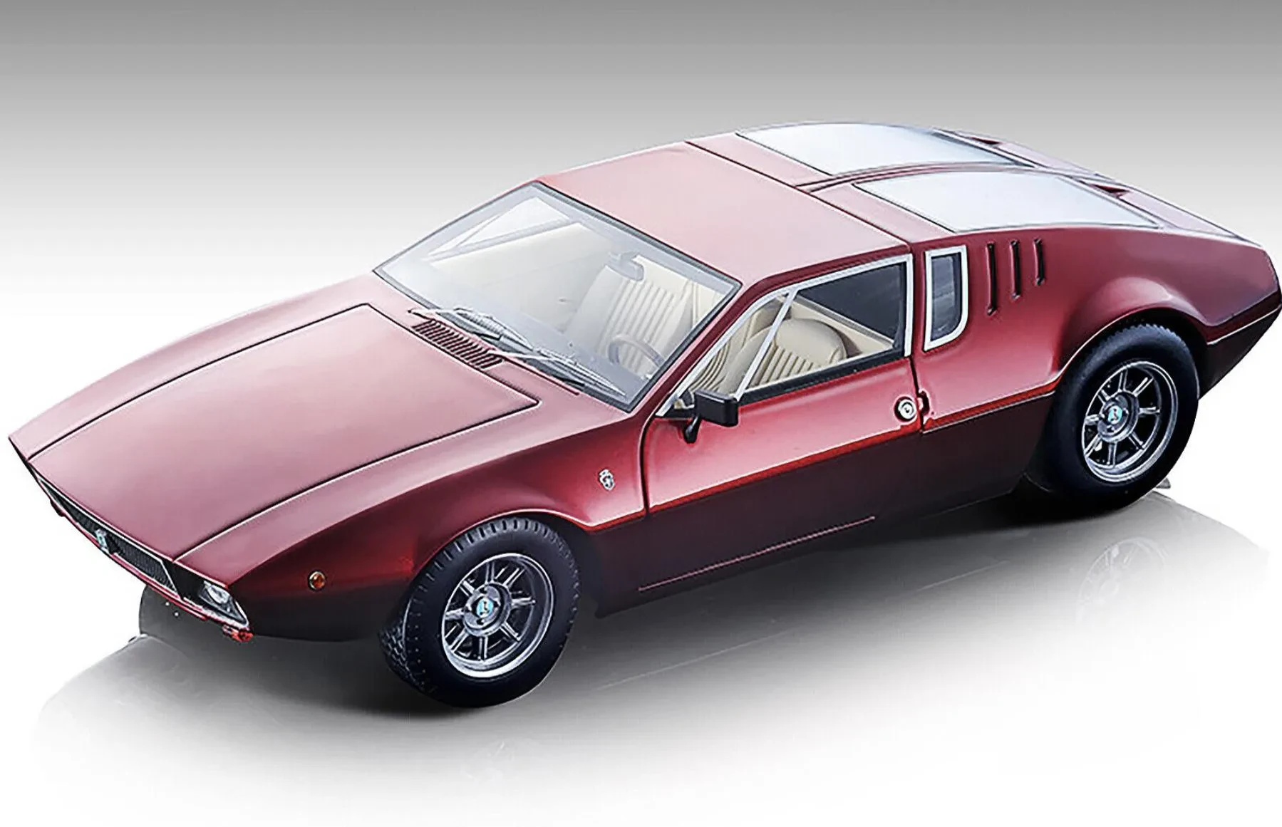 DeTomaso Mangusta Diecast Model 3 Closeup