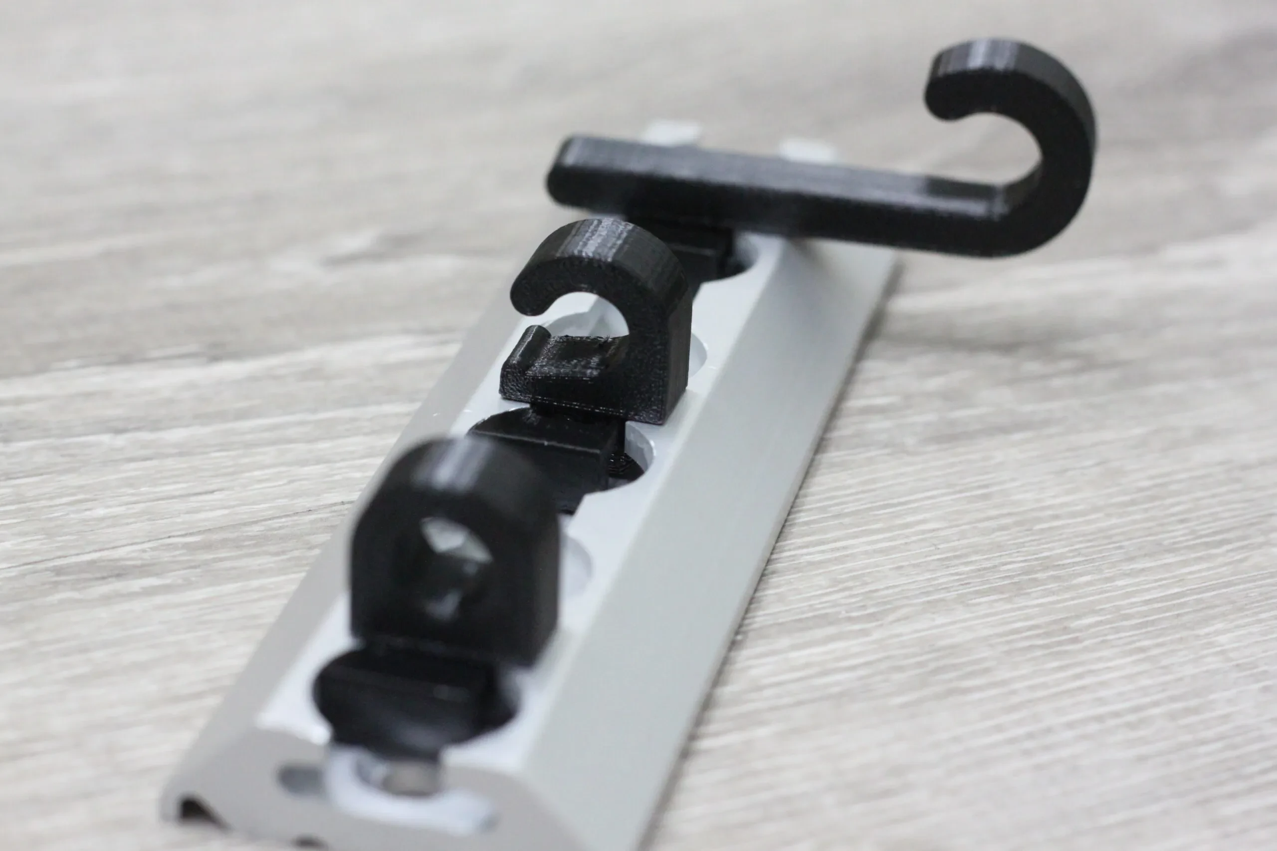 Diecast track with accessories