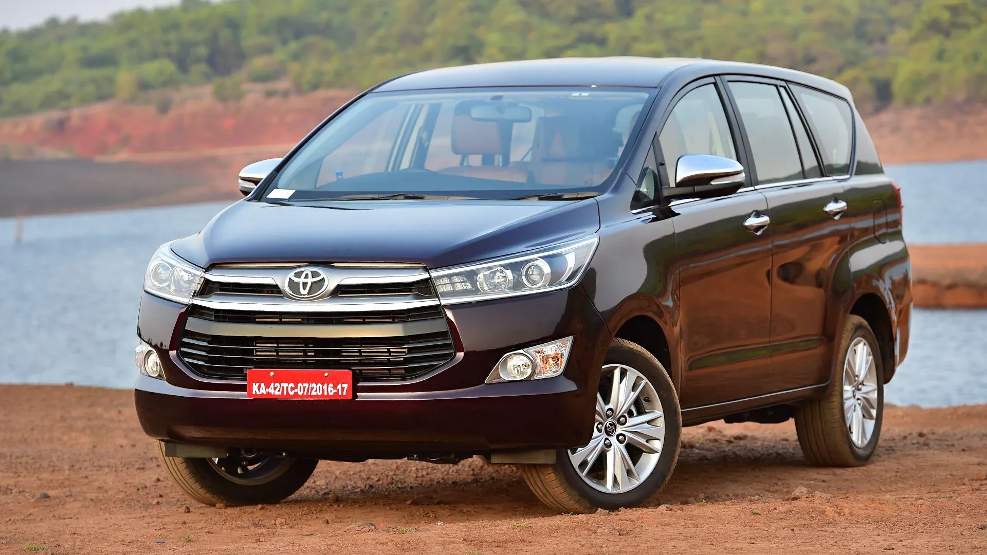 img/2680_toyota-innova-crysta-diecast-models-a-collectors-delight.webp