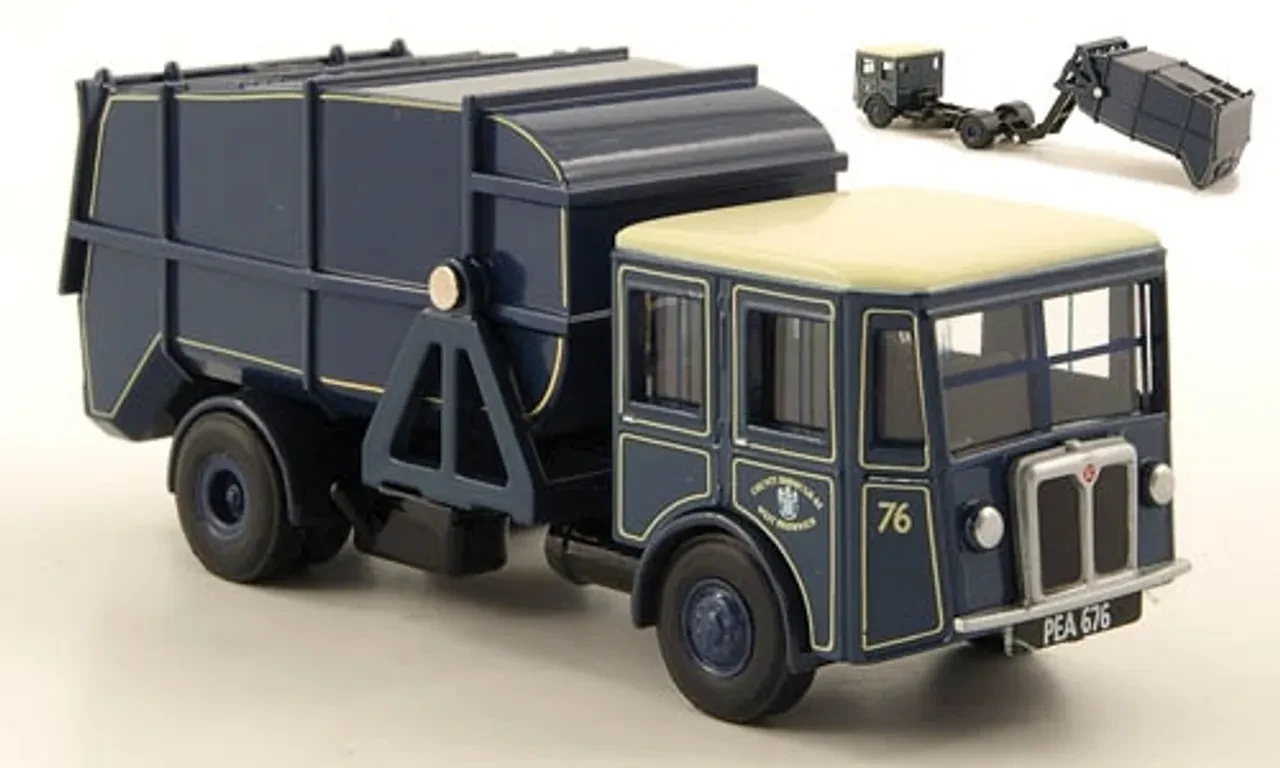Customized garbage truck diecast model