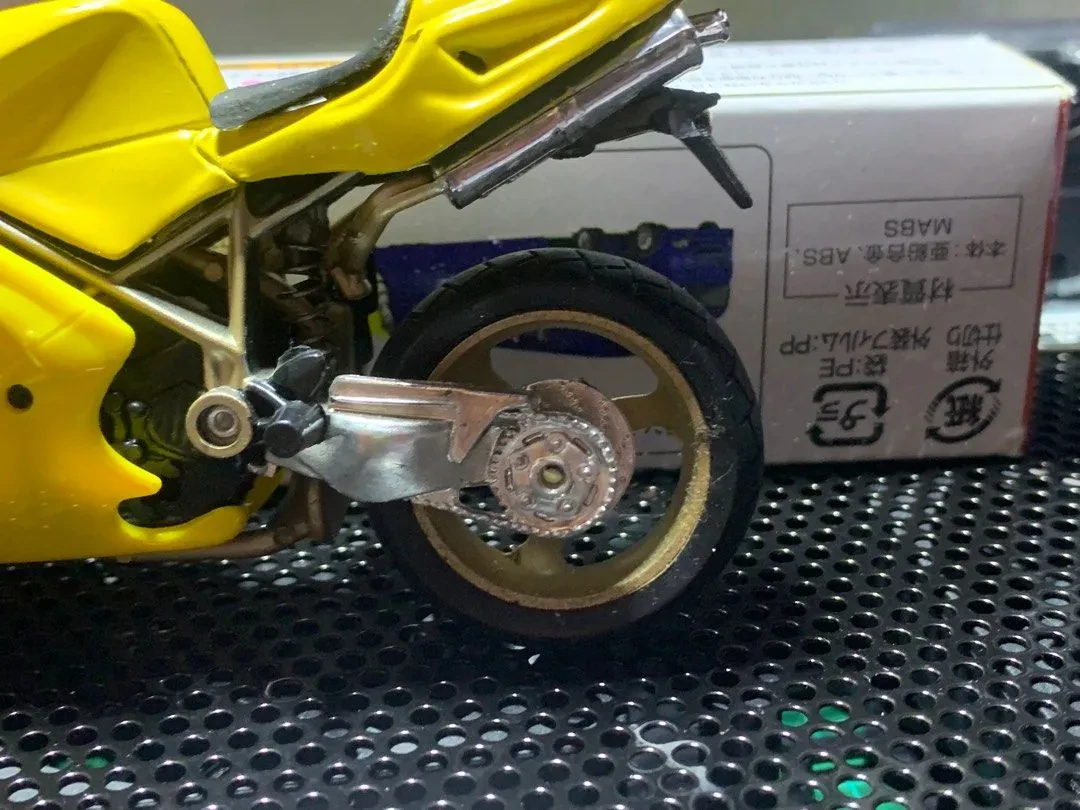 Maisto Ducati 748 Diecast