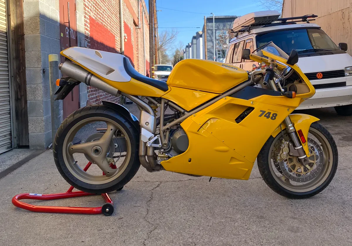 Minichamps Ducati 748 Diecast