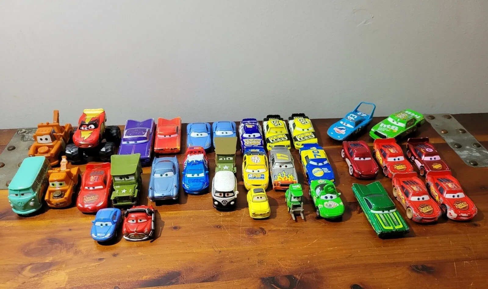 img/2703_disney-diecast-cars-a-collectors-dream.webp