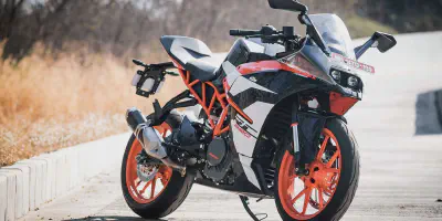 img/2718_ktm-rc-390-diecast-models-a-collectors-dream.webp