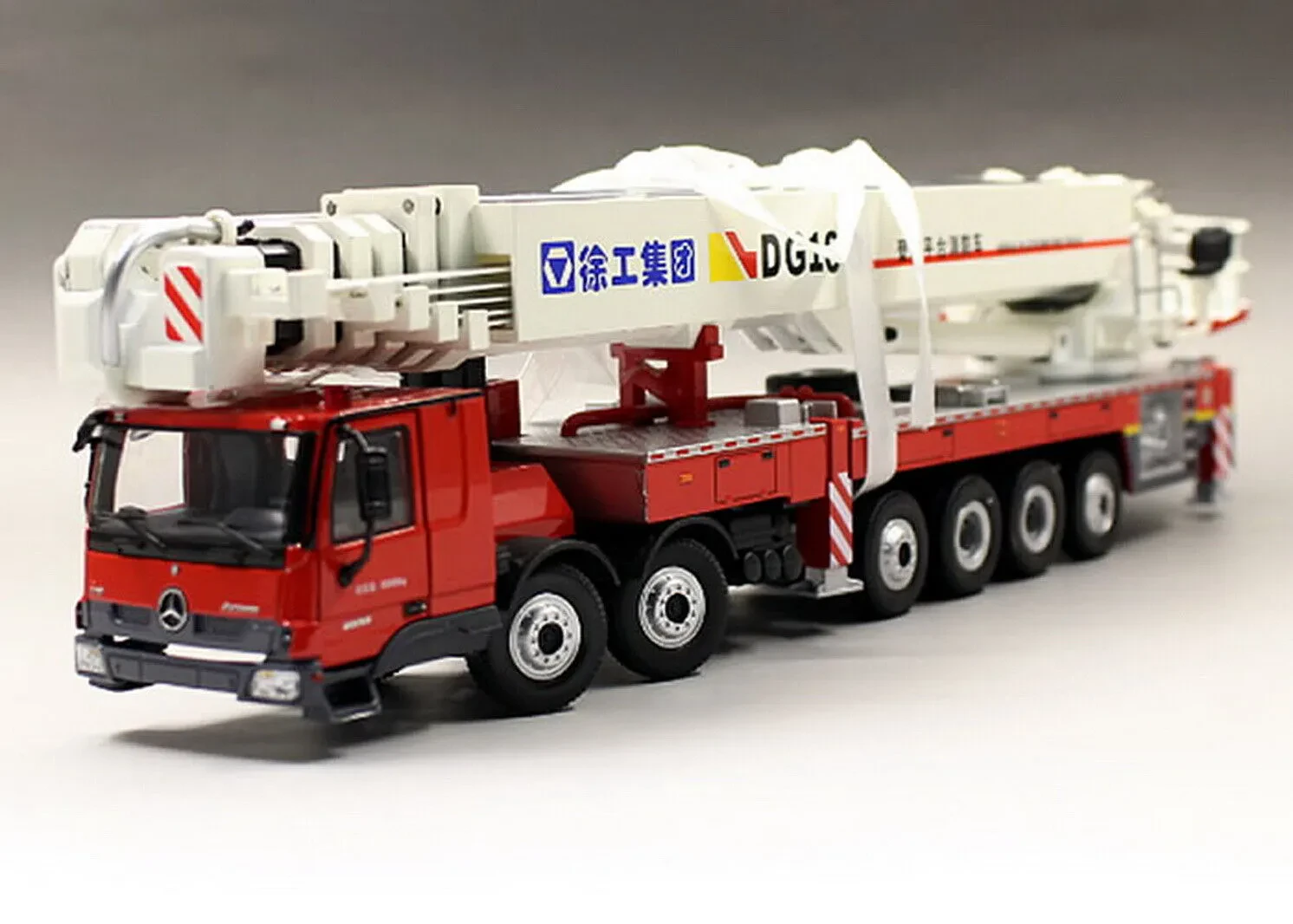 img/2728_mercedes-truck-diecast-models-a-collectors-dream.webp