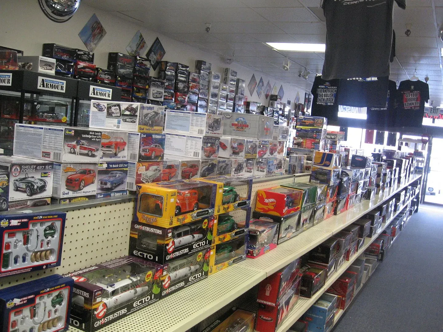 Online retailer diecast selection