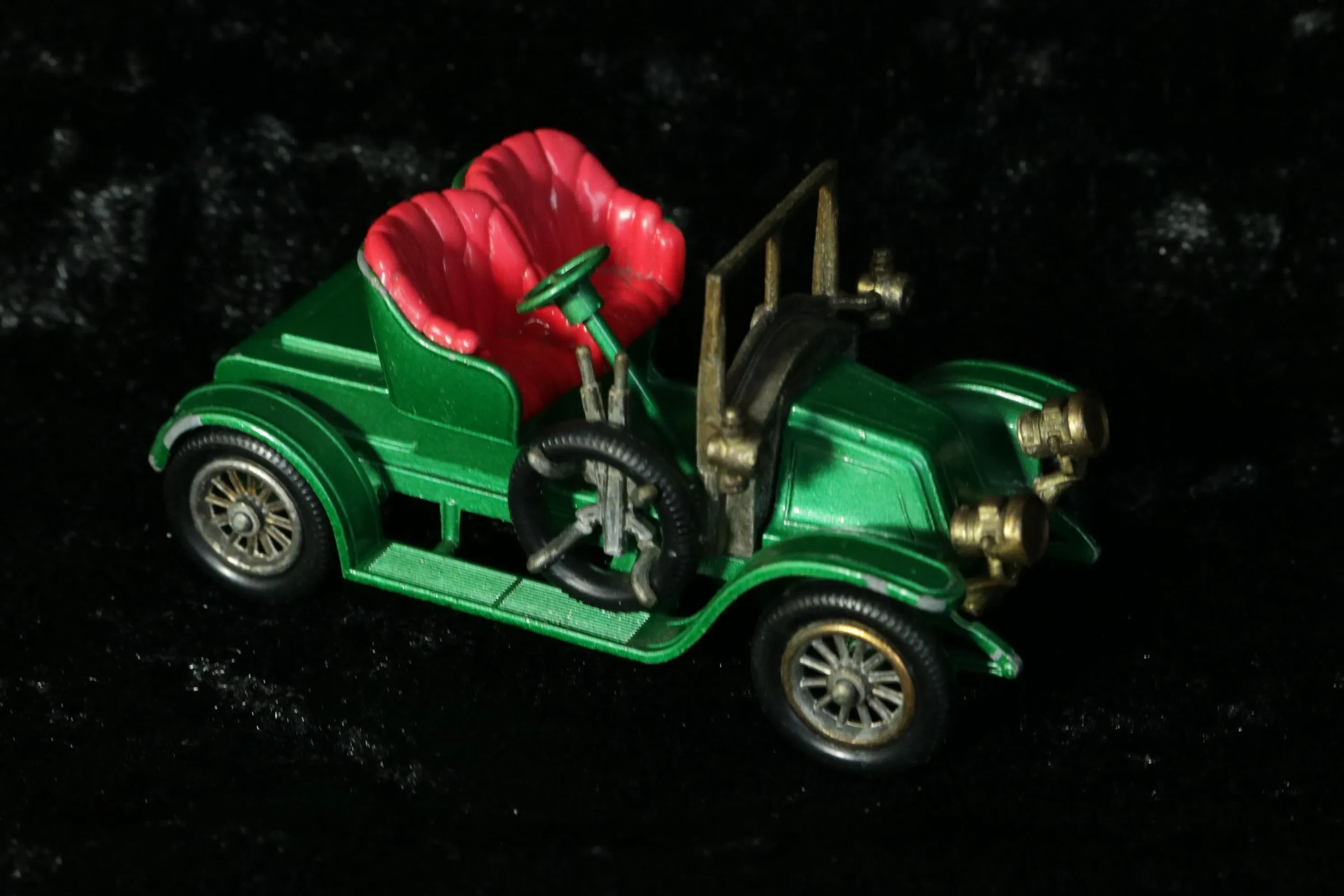 img/2733_lesney-matchbox-cars-a-blast-from-the-past.webp