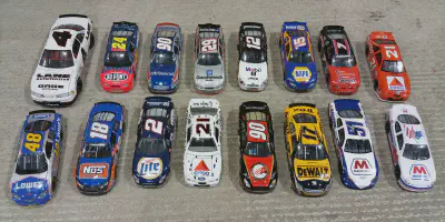 img/2761_nascar-diecast-cars-a-collectors-guide-to-value.webp