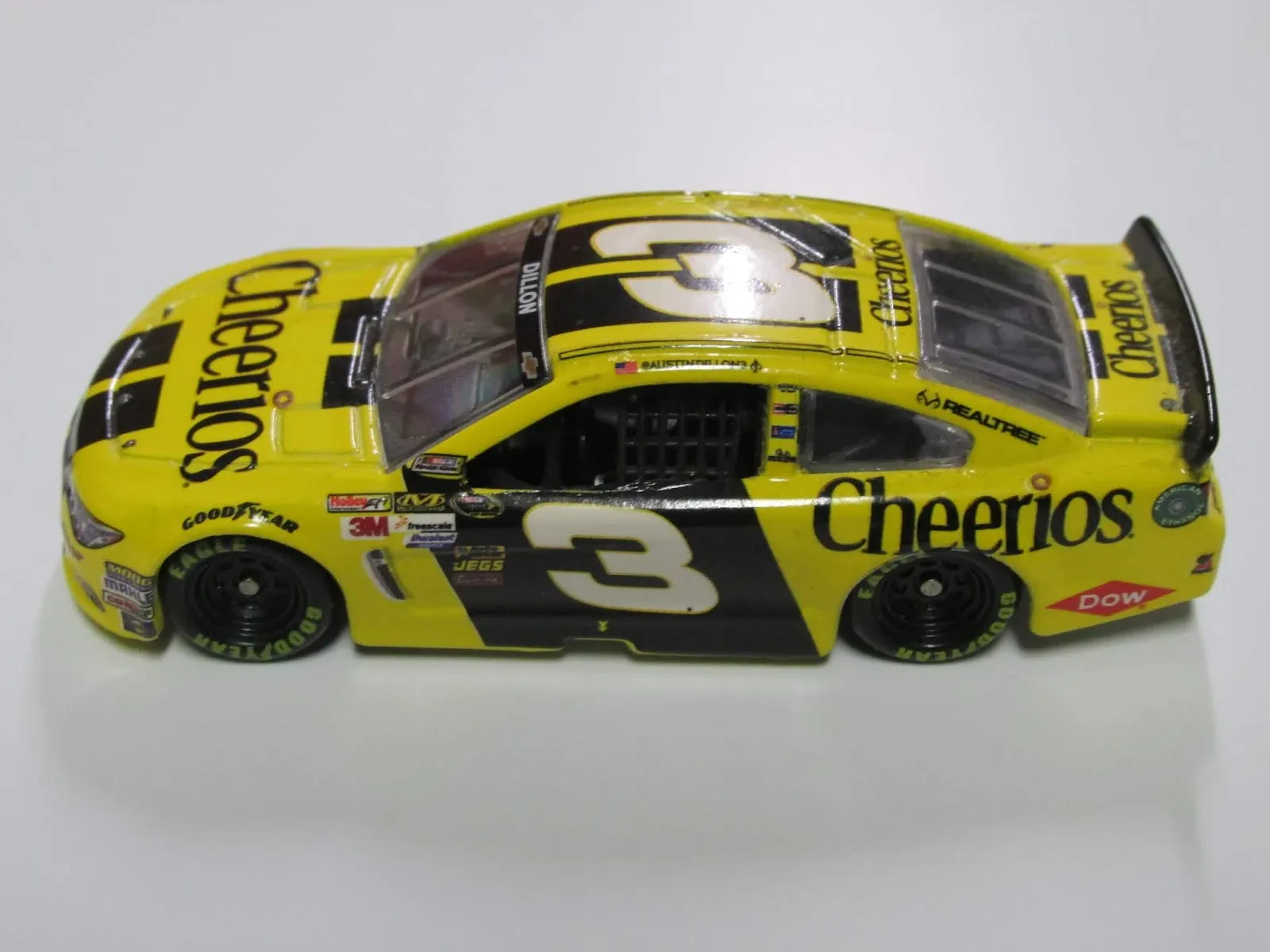 img/2786_sweet-rides-of-2014-a-nostalgic-look-at-diecast-cars.webp