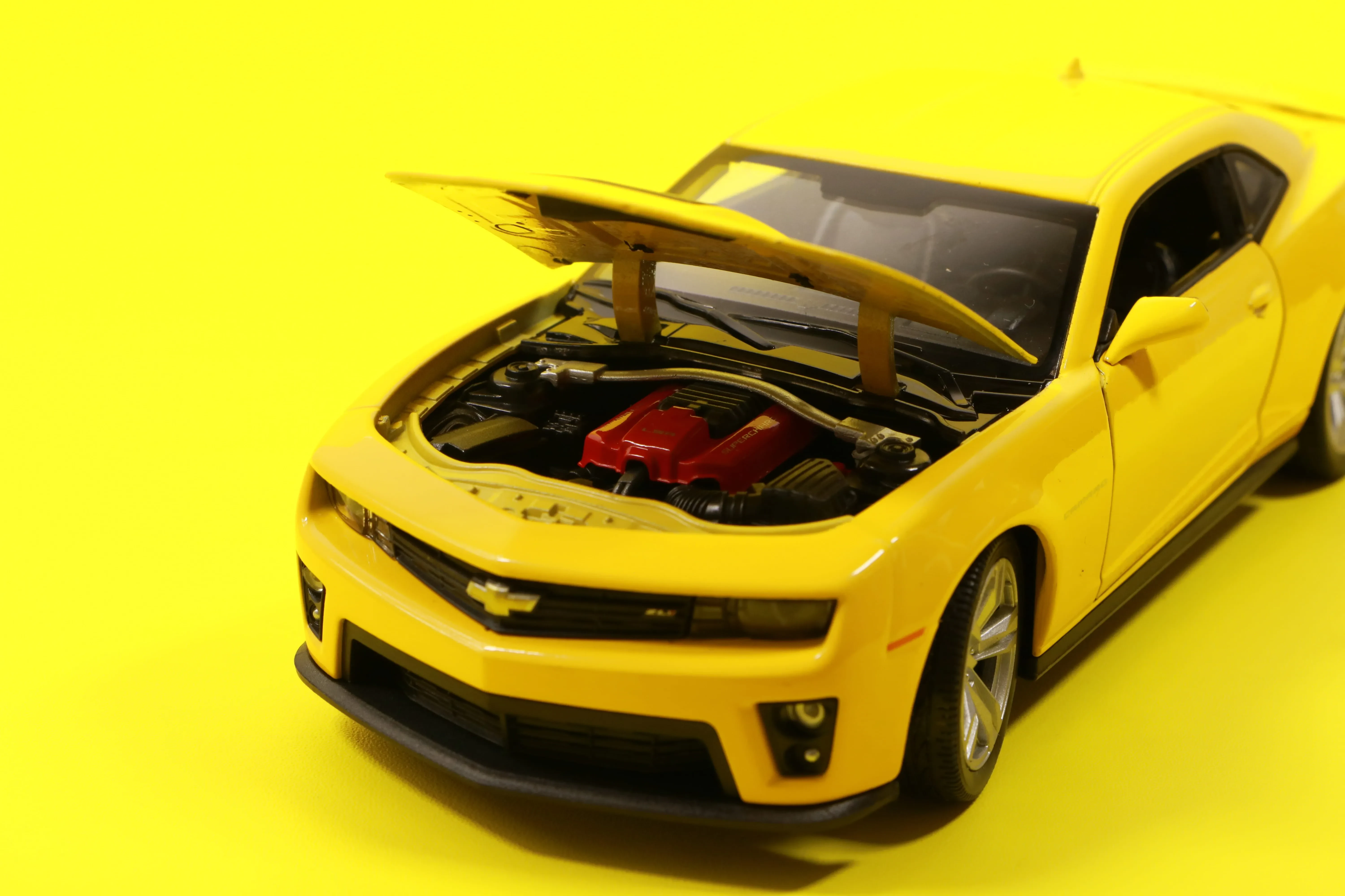 Closeup of 1400 diecast detail