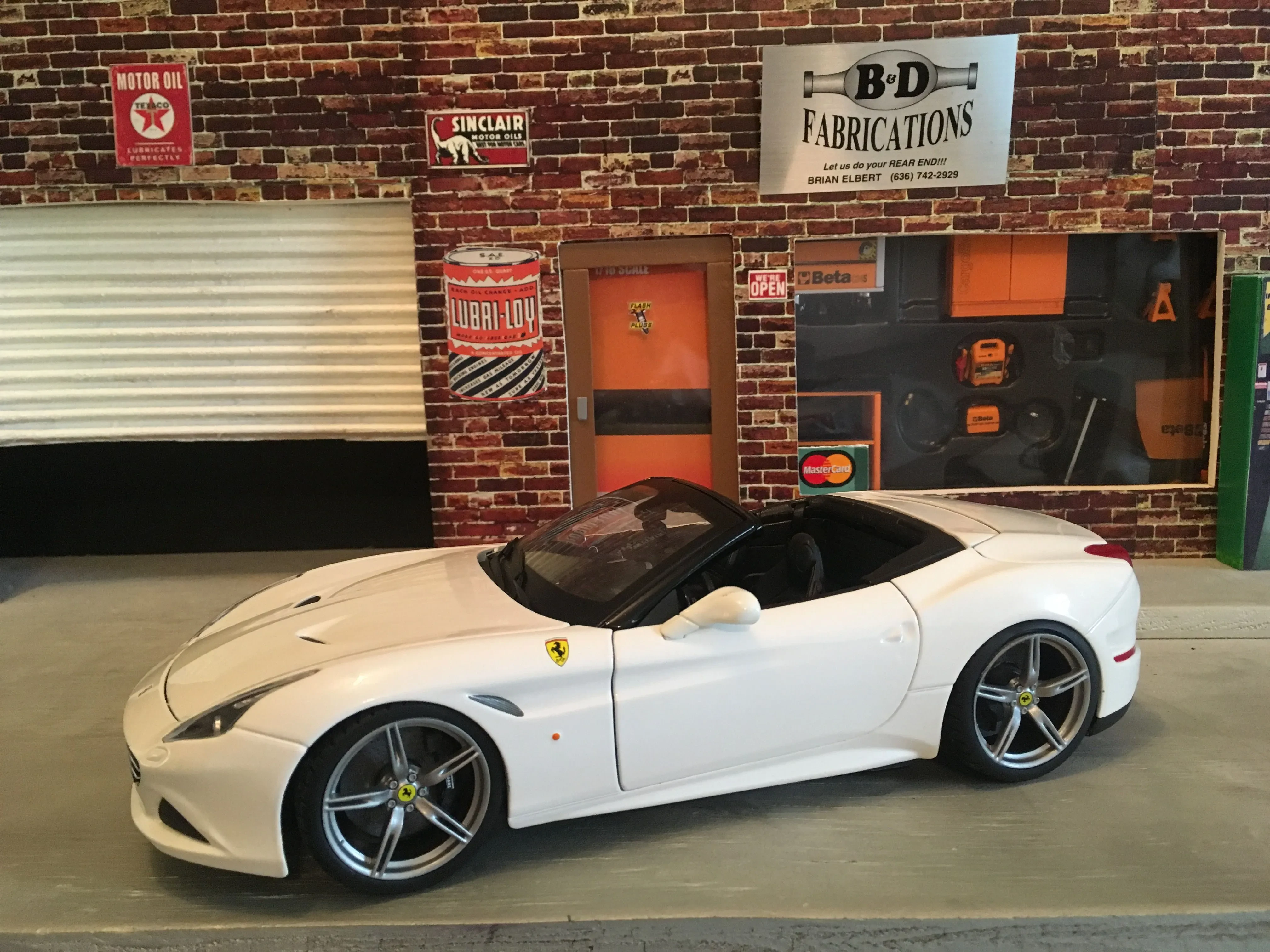 img/2815_zuglos-awesome-diecast-model-garage-a-collectors-paradise.webp