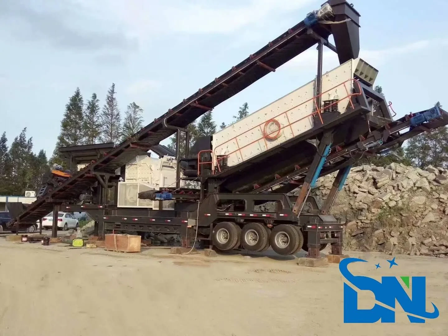 diecast mobile crusher with articulated arm