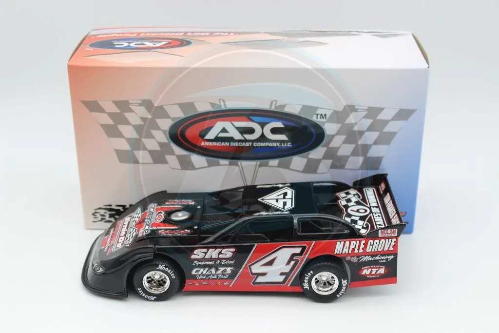 1 24 Dirt Late Model Diecast Closeup