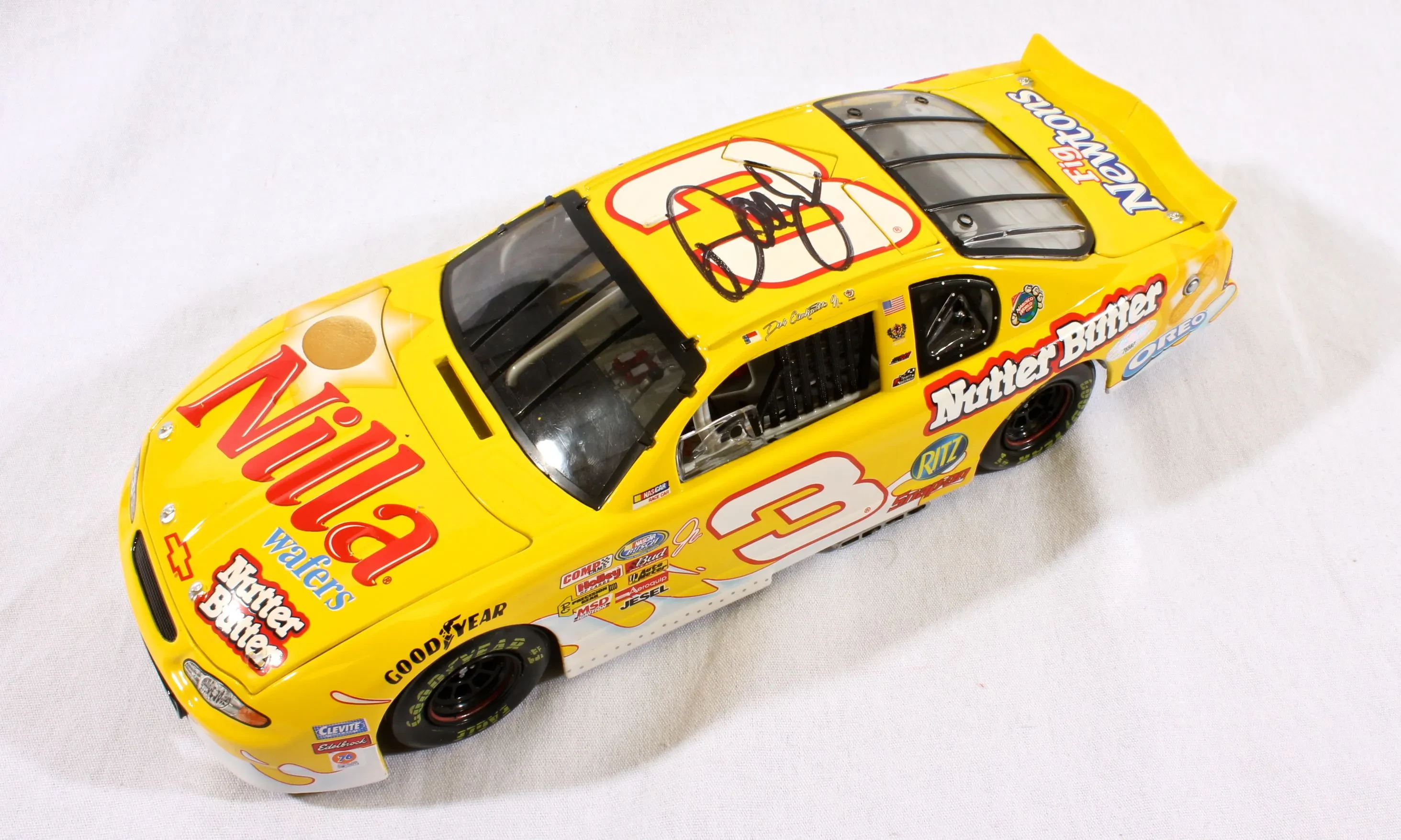 img/2843_dale-earnhardts-last-race-car-the-diecast-craze.webp