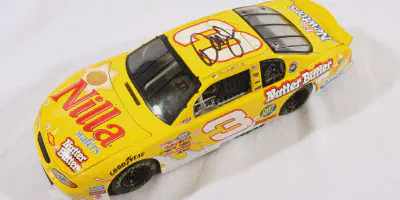 img/2843_dale-earnhardts-last-race-car-the-diecast-craze.webp