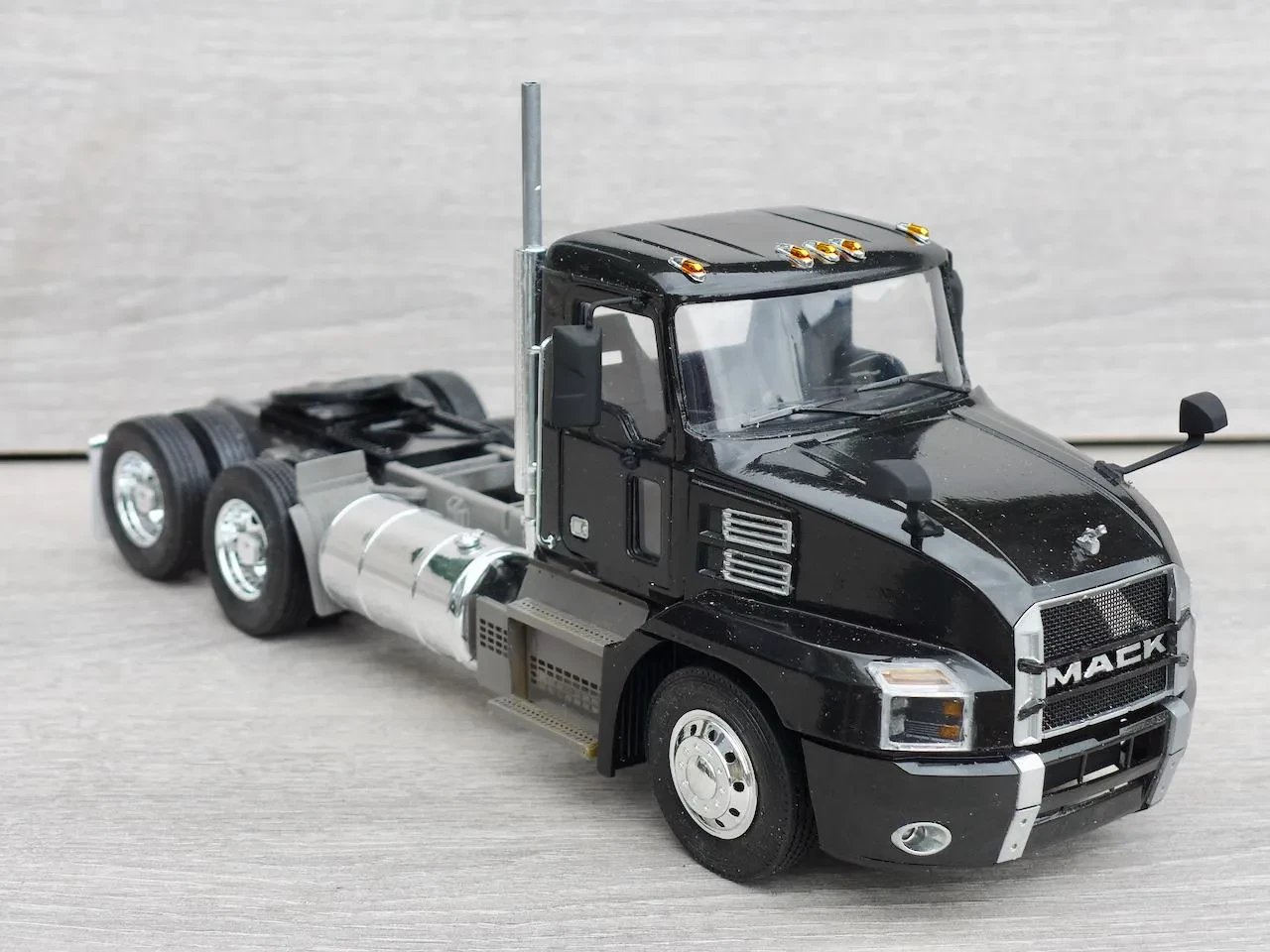 Mack Anthem diecast model