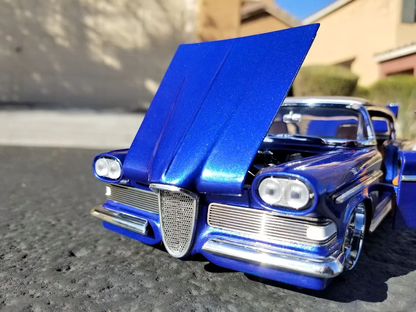 img/2878_custom-diecast-cars-your-guide-to-unique-rides.webp