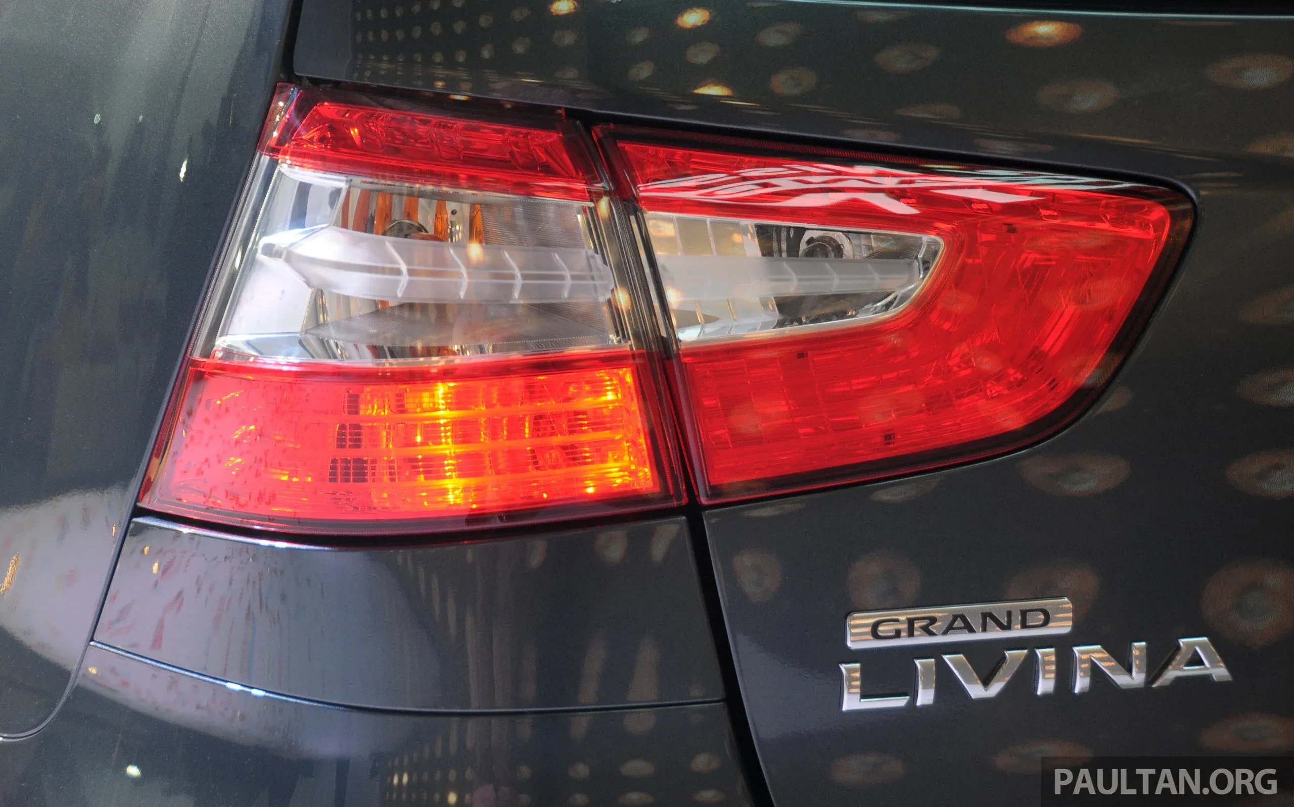 Grand Livina Diecast 164 scale