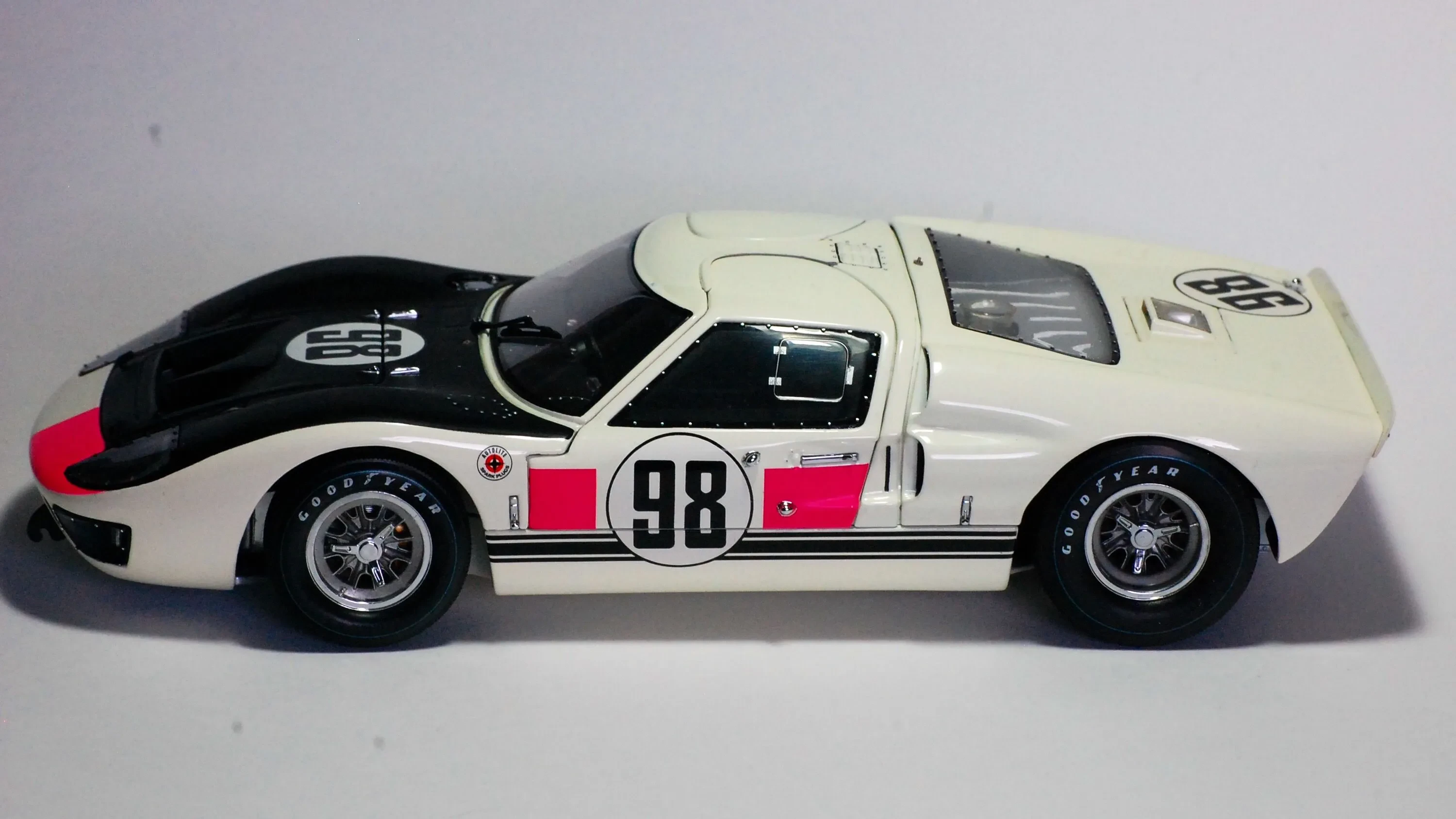 Ford GT40 RC diecast car in action