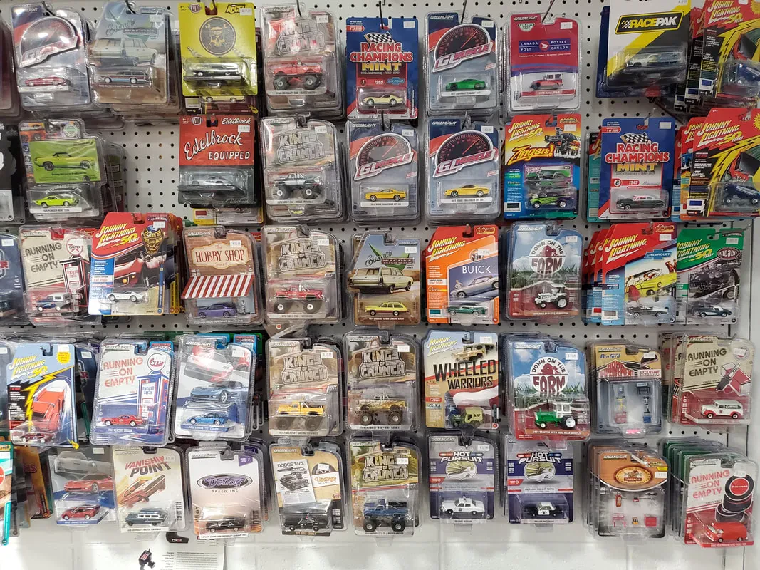 img/2928_diecast-express-your-inner-collector.webp